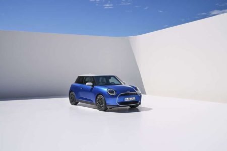 El nuevo MINI Cooper eléctrico aterriza con 402 kilómetros de autonomía