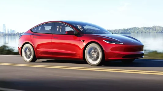 El Tesla Model 3 2024 ya es oficial: más autonomía, equipamiento e interior mejorado