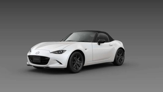 El Mazda MX-5 2024 llega con nuevo faros LED y un nuevo sistema de infoentretenimiento