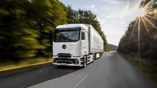 Mercedes presenta el eActros 600: así es el rival del Tesla Semi