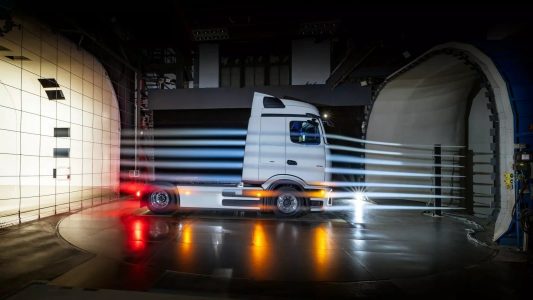 Mercedes presenta el eActros 600: así es el rival del Tesla Semi