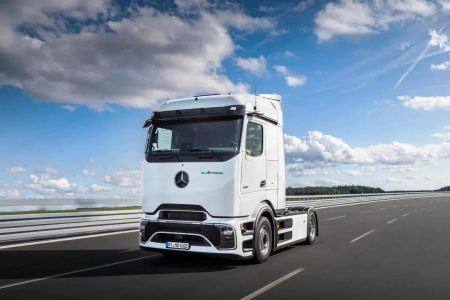 Mercedes presenta el eActros 600: así es el rival del Tesla Semi