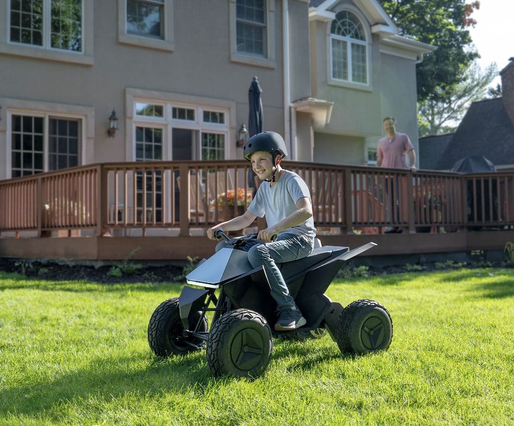 Tesla Cyberquad: ya disponible en España, pero sólo apto para los más pequeños