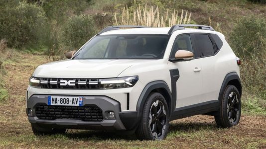 El Dacia Duster 2024 llega sin motores diésel y con un motor híbrido