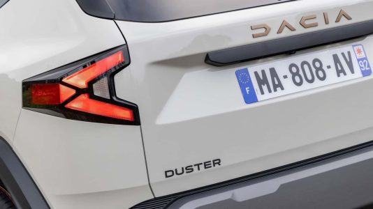 El Dacia Duster 2024 llega sin motores diésel y con un motor híbrido