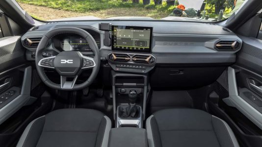 El Dacia Duster 2024 llega sin motores diésel y con un motor híbrido