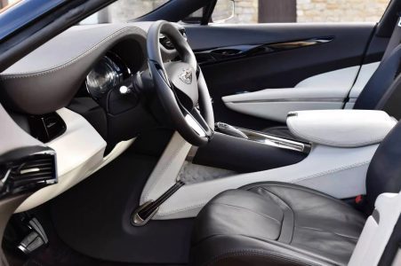 Este Aston Martin Lagonda LUV V12 es único en el mundo y ahora puede ser tuyo