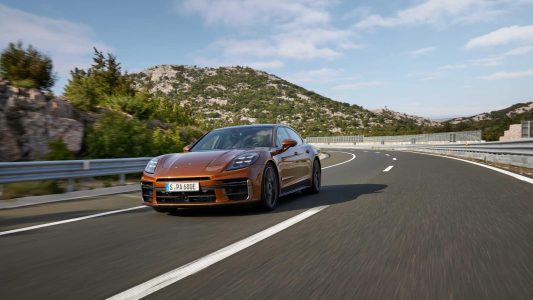 La tercera generación del Porsche Panamera llega con muchos cambios y una nueva versión híbrida enchufable