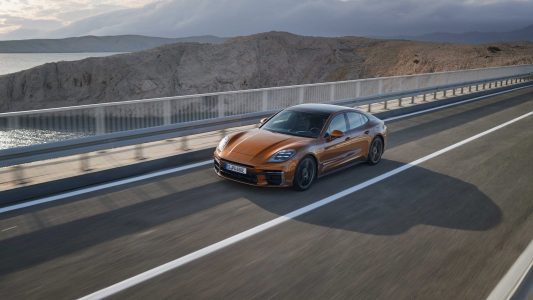 La tercera generación del Porsche Panamera llega con muchos cambios y una nueva versión híbrida enchufable