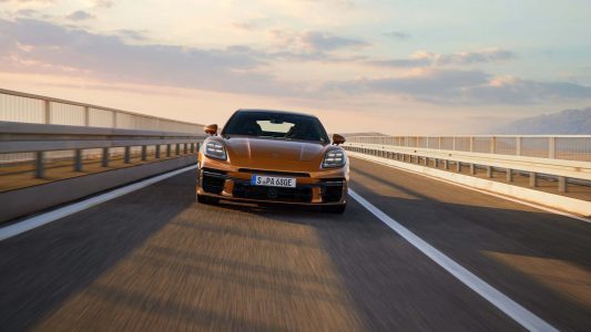 La tercera generación del Porsche Panamera llega con muchos cambios y una nueva versión híbrida enchufable