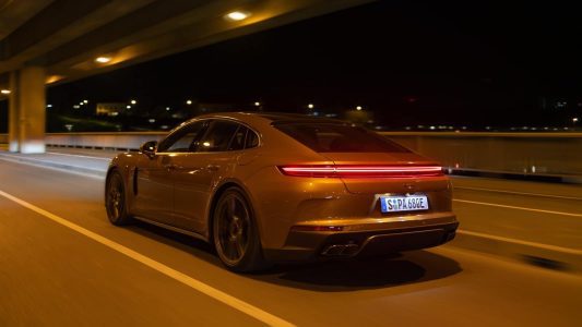 La tercera generación del Porsche Panamera llega con muchos cambios y una nueva versión híbrida enchufable