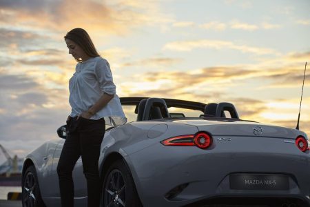 El Mazda MX-5 MY 2024 ya tiene precios en España: todavía más caro