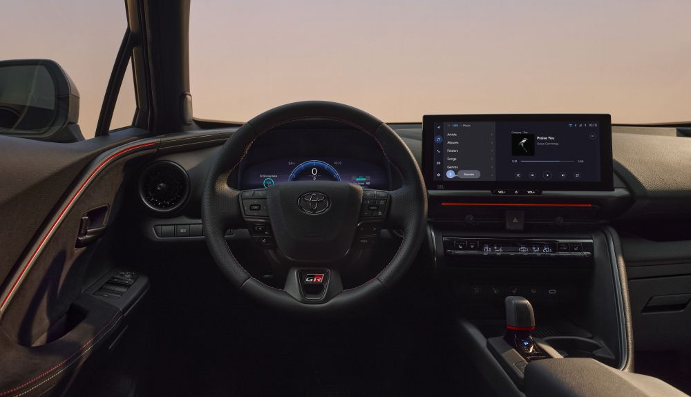El SUV compacto más vendido de Toyota recibe una versión híbrida enchufable: ¿seguirá logrando mantener la hegemonía?