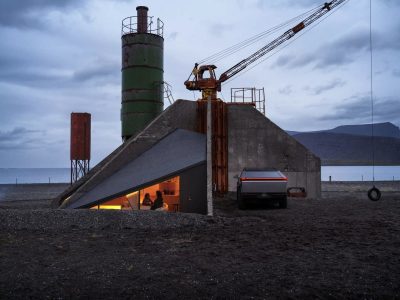 El Tesla Cybertruck ya ha llegado: mucho más caro de lo que prometió Elon Musk y con menos autonomía