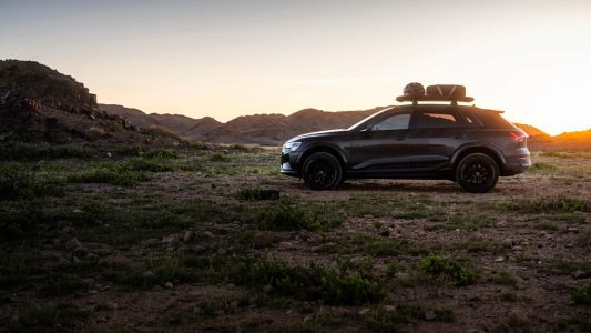 El Audi Q8 e-tron edition Dakar no te lo podrás permitir... es demasiado caro (y exclusivo)