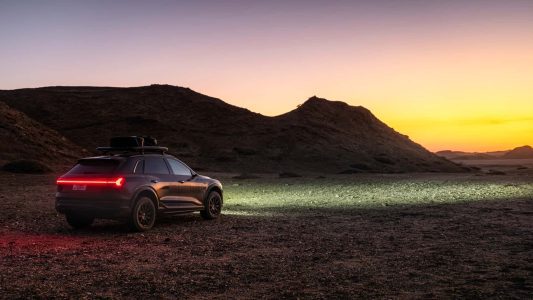 El Audi Q8 e-tron edition Dakar no te lo podrás permitir... es demasiado caro (y exclusivo)