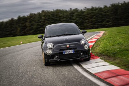 Así se despiden de los motores de combustión en la marca: Abarth 695 75° Anniversario