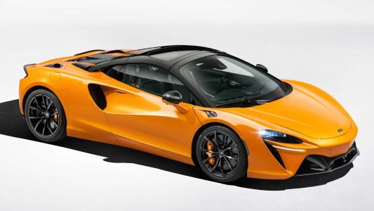 Es híbrido enchufable y descapotable: así es el McLaren Artura Spider