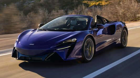 Es híbrido enchufable y descapotable: así es el McLaren Artura Spider