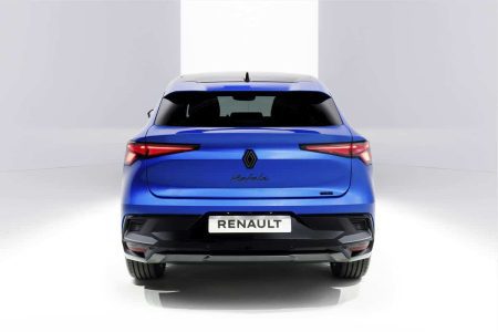 Este nuevo SUV de Renault es híbrido, está fabricado en España y ya tiene precios