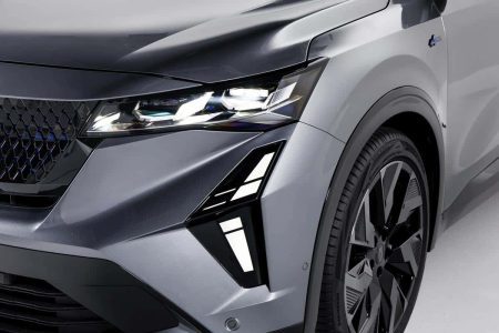 Este nuevo SUV de Renault es híbrido, está fabricado en España y ya tiene precios