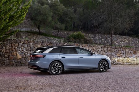 Familiar, 605 litros de maletero, 685 de autonomía WLTP y eléctrico: así es el Volkswagen ID.7 Tourer