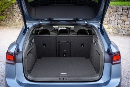 Familiar, 605 litros de maletero, 685 de autonomía WLTP y eléctrico: así es el Volkswagen ID.7 Tourer