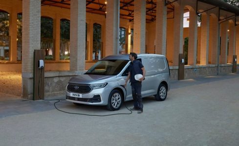 Ford Transit Connect PHEV 2024: más de 100 km de autonomía eléctrica