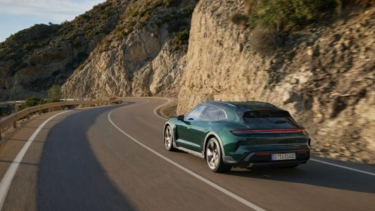 Más potencia, más autonomía y carga más rápida: el Taycan 2024 es el Porsche de calle más rápido de la historia