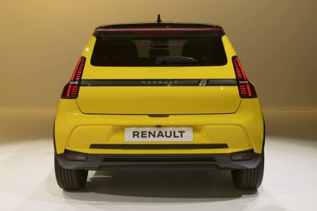 ¡Oficial! El Renault 5 E-Tech se desvela con dos baterías, tres motores y un precio que partirá por debajo de los 25.000 euros