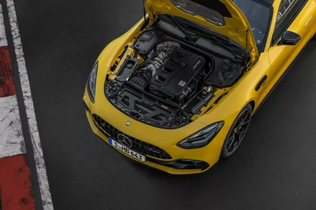 El Mercedes-AMG GT 43 más económico reemplaza el V8 por un motor de cuatro cilindros