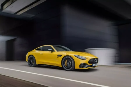 El Mercedes-AMG GT 43 más económico reemplaza el V8 por un motor de cuatro cilindros