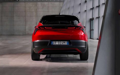 Alfa Romeo ya tiene su primer coche eléctrico en la gama: así es el nuevo SUV Milano