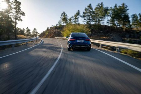 El Audi S3 2024 recibe un chute de potencia y mejoras heredadas del RS3