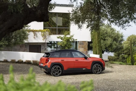 El MINI Aceman ya es oficial: el crossover eléctrico accesible de la marca