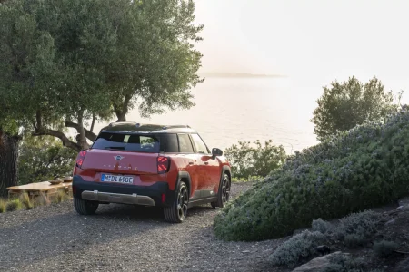 El MINI Aceman ya es oficial: el crossover eléctrico accesible de la marca