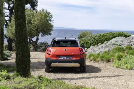 El MINI Aceman ya es oficial: el crossover eléctrico accesible de la marca