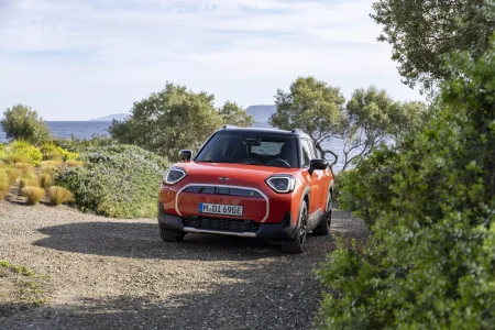 El MINI Aceman ya es oficial: el crossover eléctrico accesible de la marca