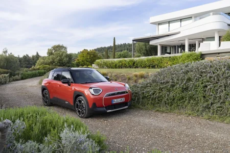 El MINI Aceman ya es oficial: el crossover eléctrico accesible de la marca