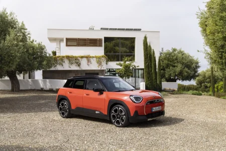 El MINI Aceman ya es oficial: el crossover eléctrico accesible de la marca