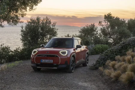 El MINI Aceman ya es oficial: el crossover eléctrico accesible de la marca