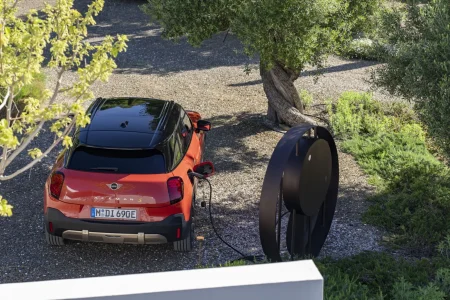 El MINI Aceman ya es oficial: el crossover eléctrico accesible de la marca