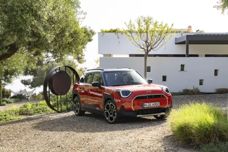 El MINI Aceman ya es oficial: el crossover eléctrico accesible de la marca