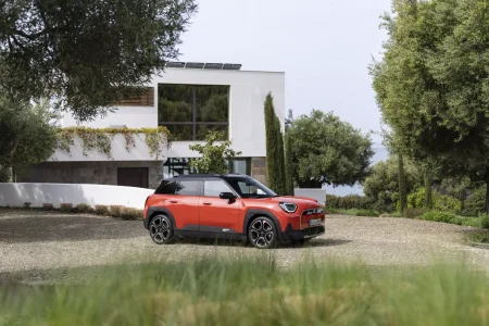 El MINI Aceman ya es oficial: el crossover eléctrico accesible de la marca