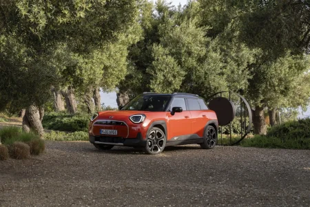 El MINI Aceman ya es oficial: el crossover eléctrico accesible de la marca