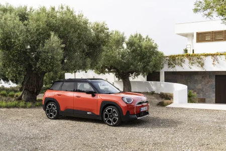 El MINI Aceman ya es oficial: el crossover eléctrico accesible de la marca