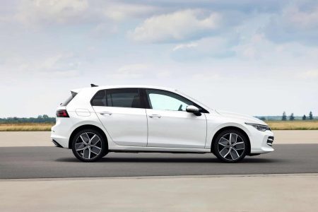 El renovado Volkswagen Golf 2024 ya tiene precios... y ahora es hasta 5.000 euros más barato