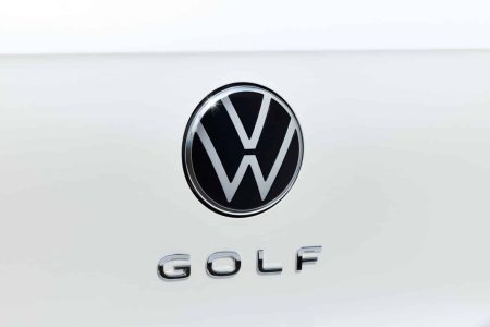 El renovado Volkswagen Golf 2024 ya tiene precios... y ahora es hasta 5.000 euros más barato