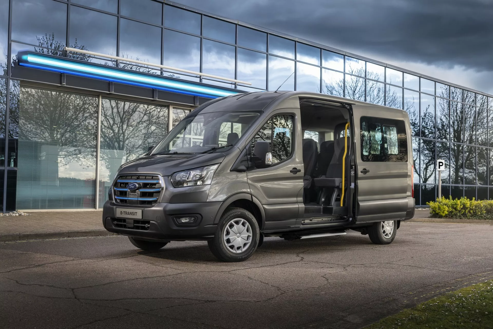 La Ford E-Transit ahora con más autonomía gracias a la nueva batería de 89 kWh