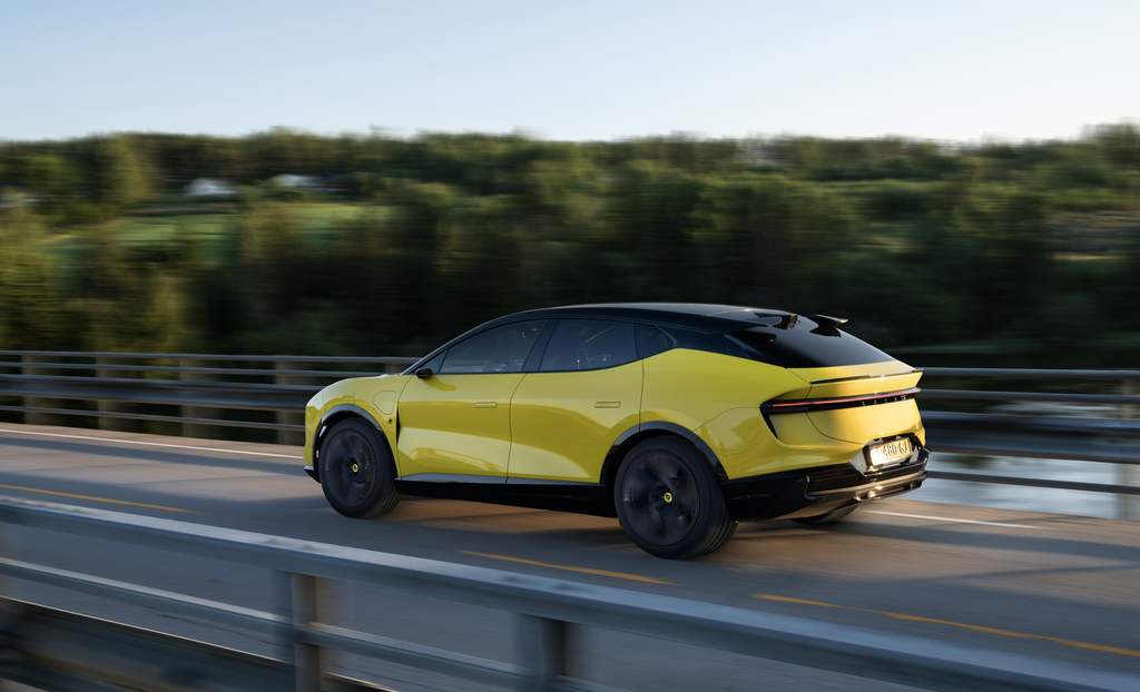 lotus eletre s solar yellow dynamic 7